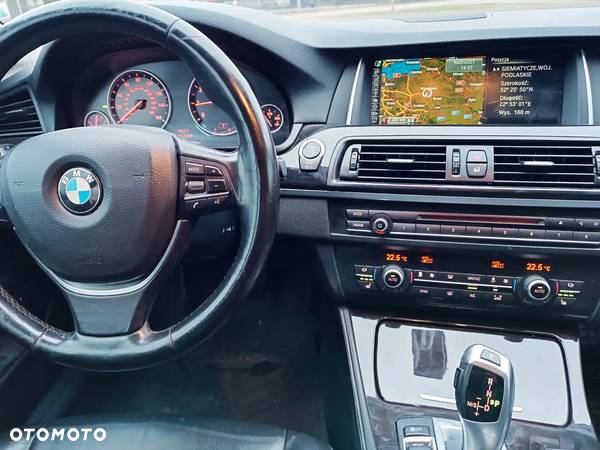 BMW Seria 5 528i xDrive - 10