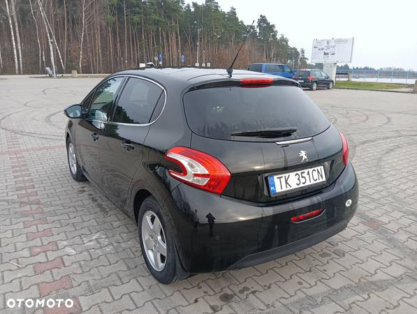 Peugeot 208 - 6