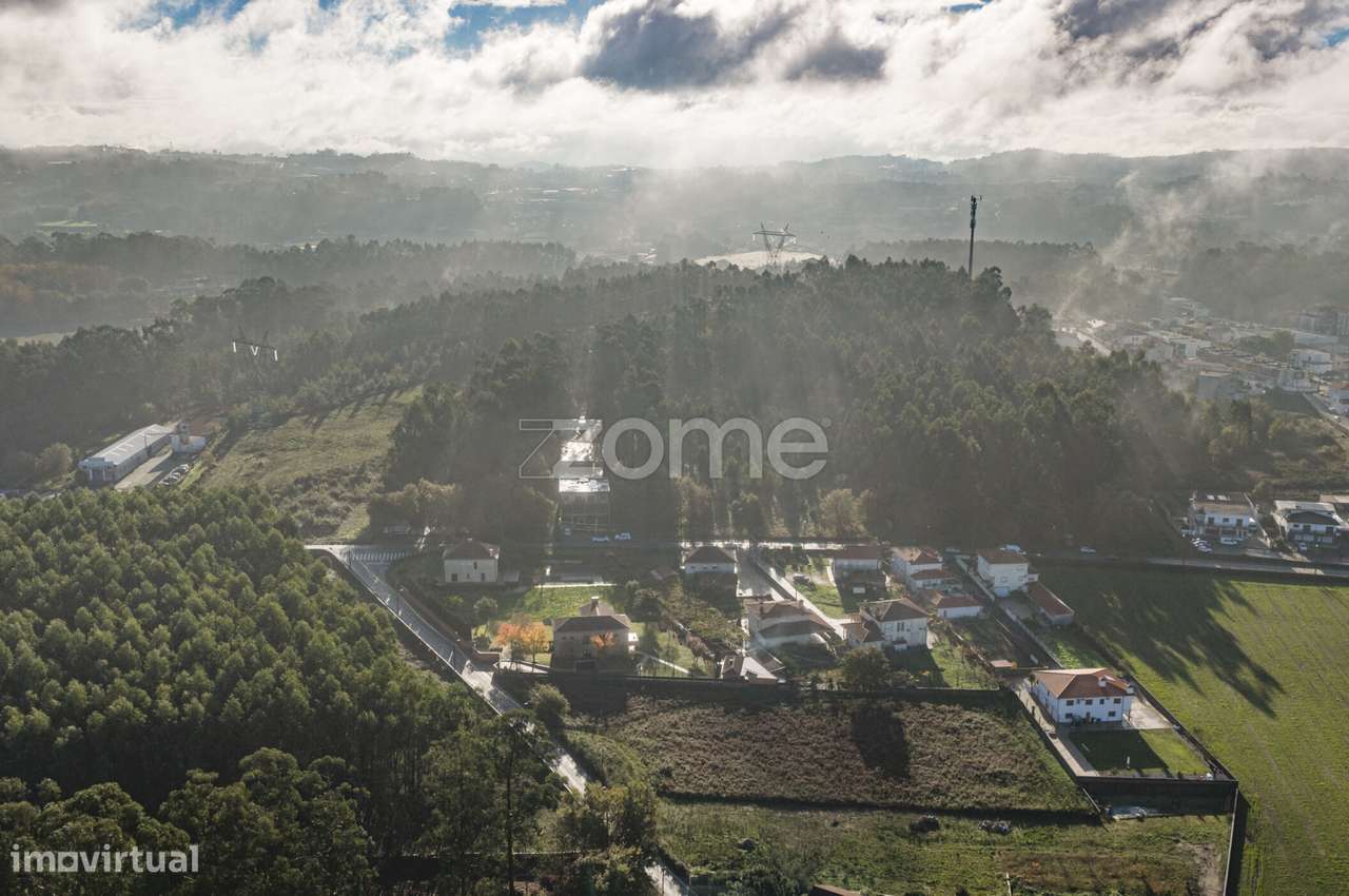 Terreno Rústico com 3930 m2 situado na Carvalhosa, Paços de Ferreira - Grande imagem: 5/17