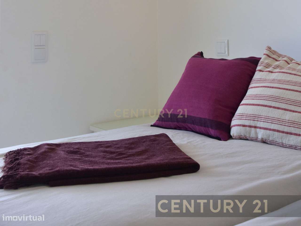 Luxo e Tranquilidade em Sagres: Uma Moradia Contemporânea à espera de-17