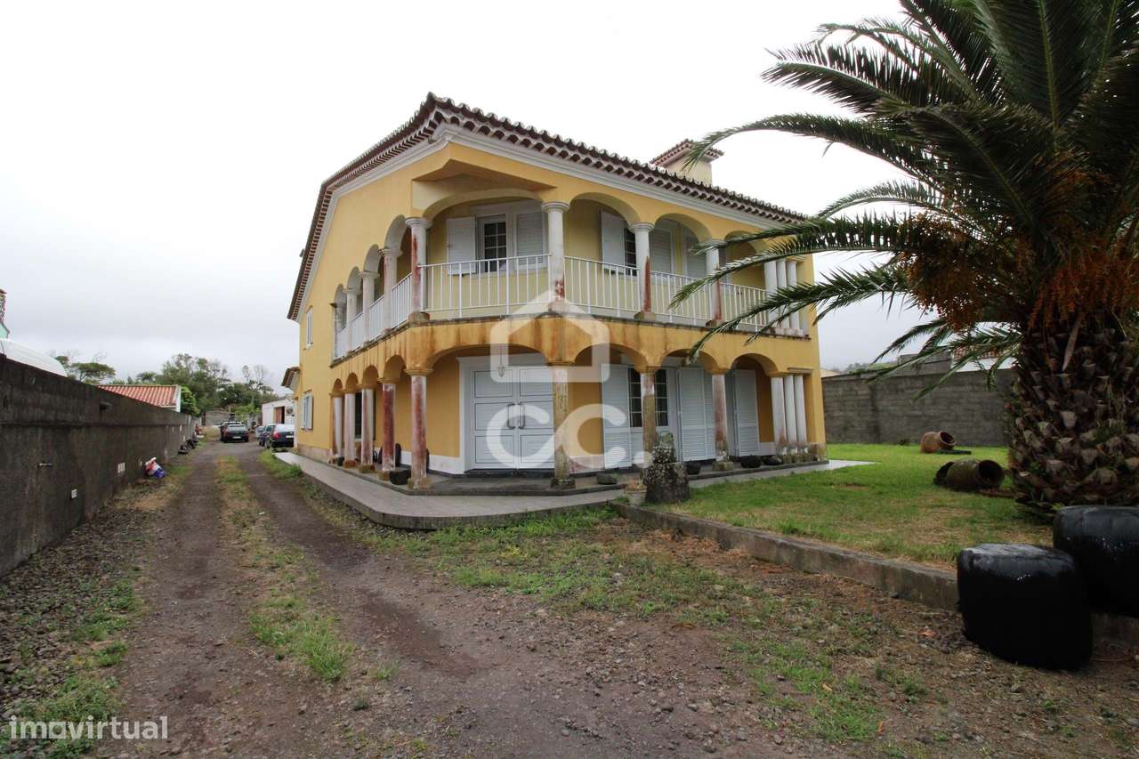 Moradia com 5 Quartos e 5 WC'S Isolada - Fenais da Luz - Ponta Delgada - Grande imagem: 4/42