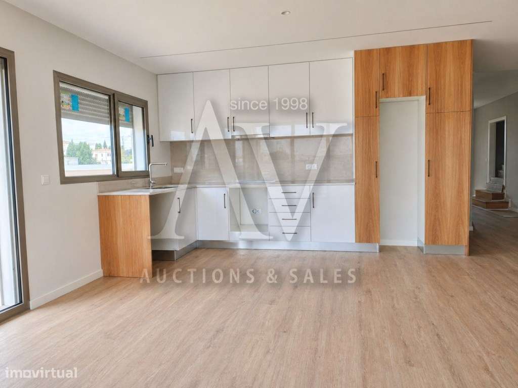 MORADIA V3+1 || Batalha || 294,50 m2 de construção-37