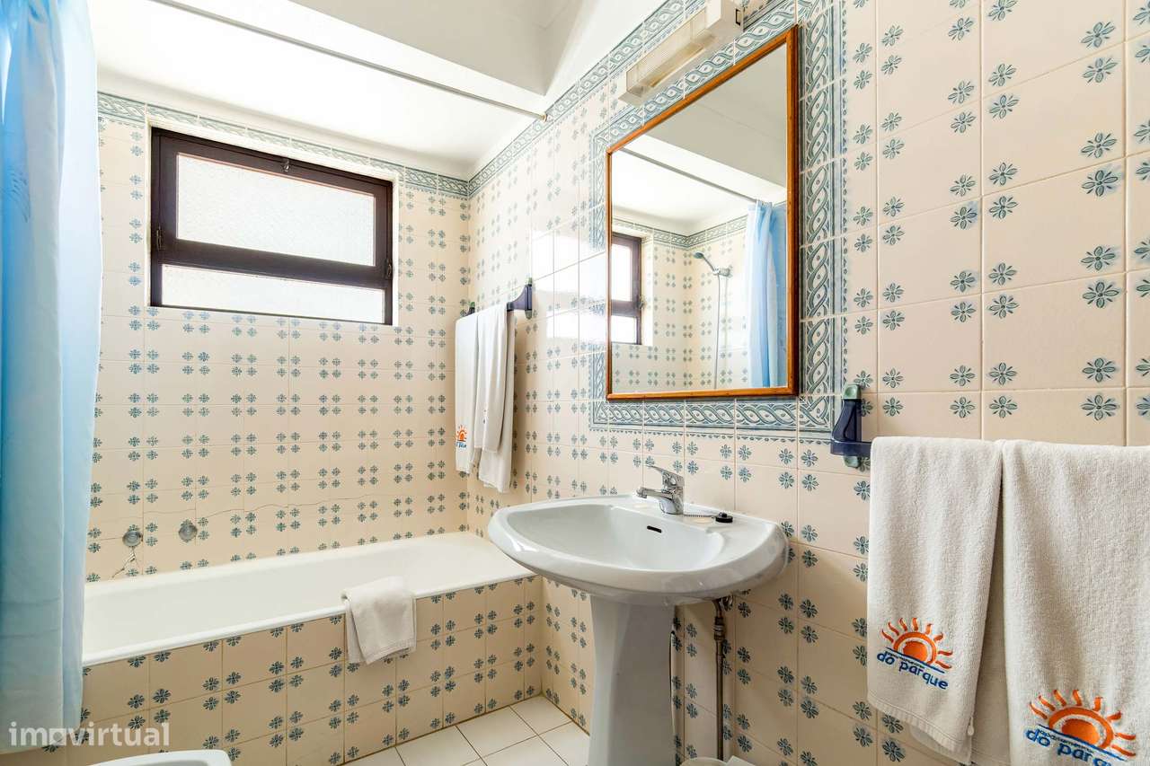 Elevado Potencial: último piso com vista mar, a 200 m da praia-26