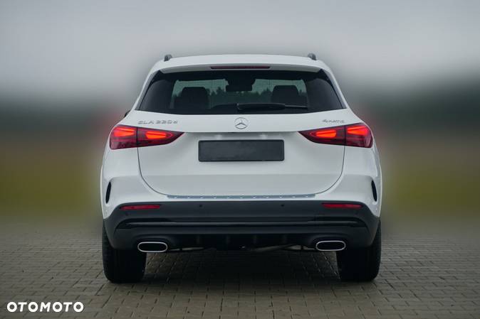 Mercedes-Benz GLA 200 mHEV AMG Line 7G-DCT - 3