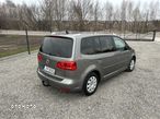 Volkswagen Touran - 22