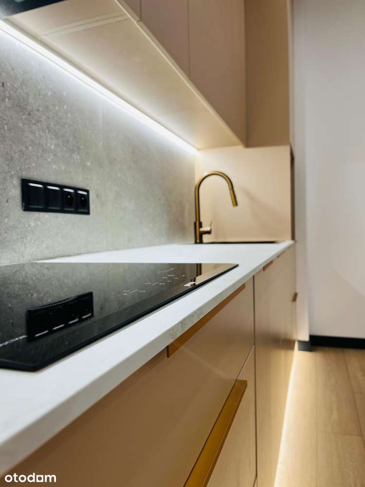 Ustawna kawalerka po remoncie w kamienicy – gotowa do zamieszkania-9