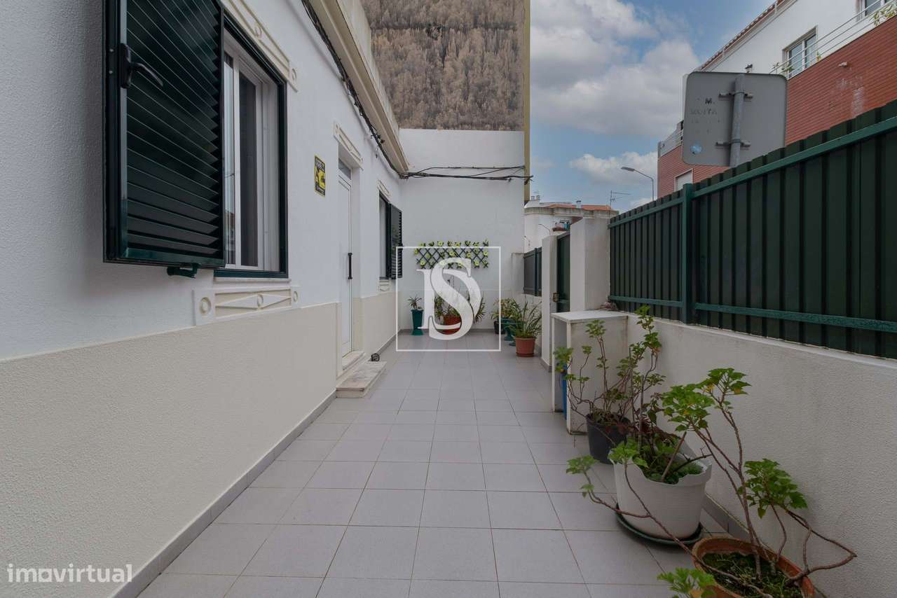 Moradia T2 com Quintal e Terreno Extra | Baixa da Banheira-16