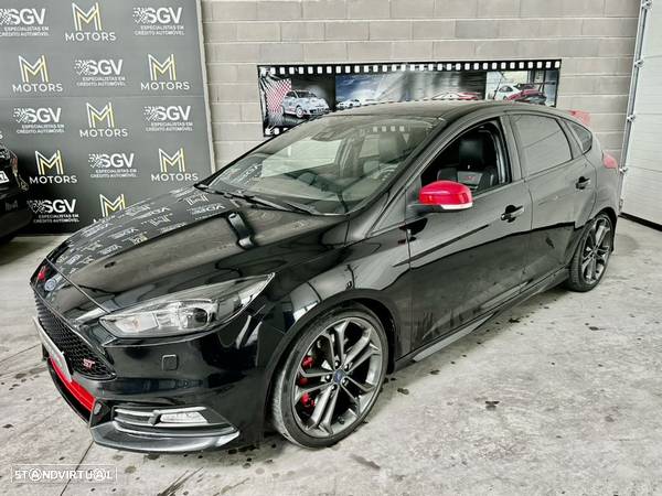 Ford Focus 2.0i ST-2 - 24