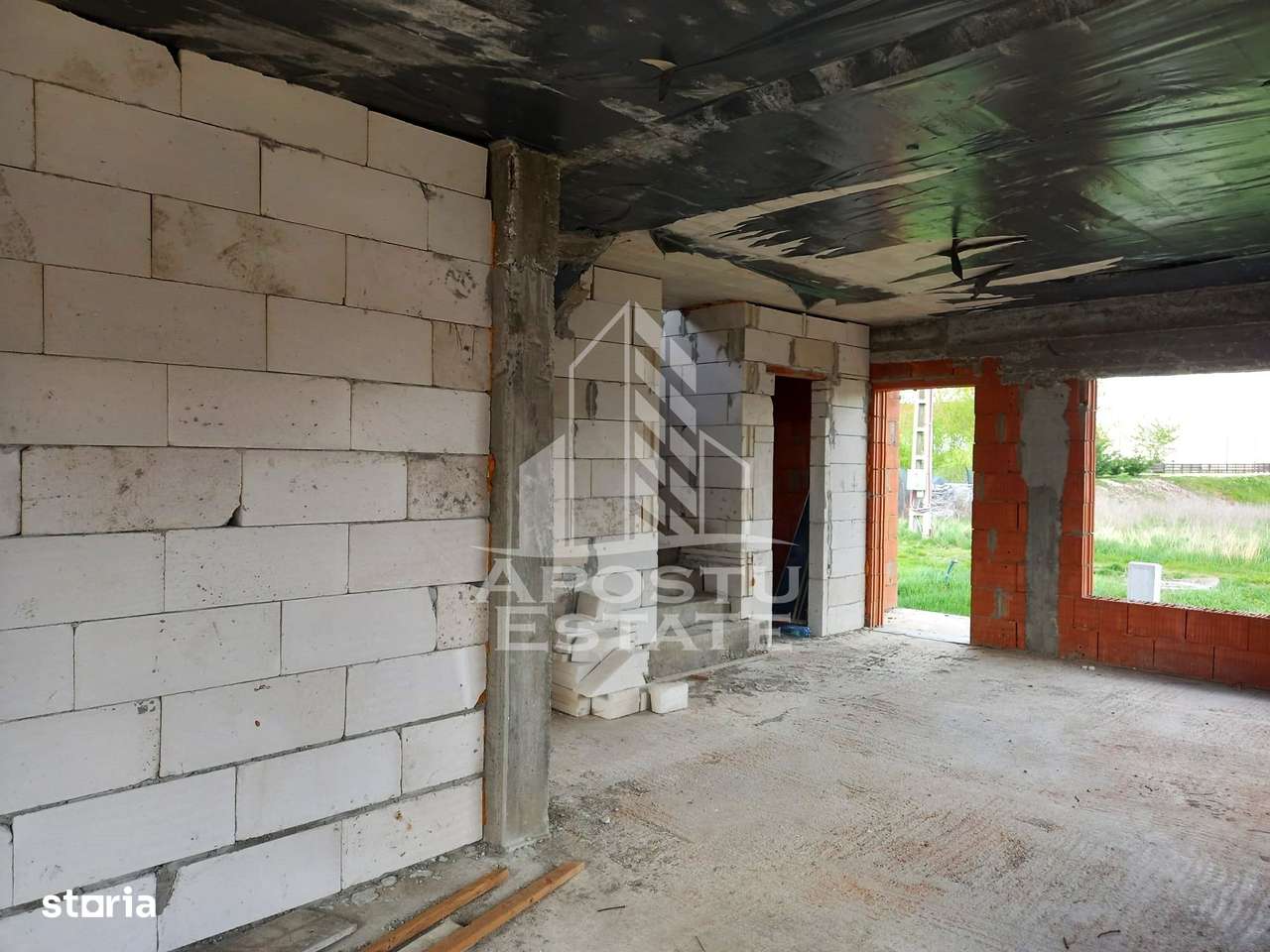 Vila, la rosu, de vanzare, in Sofronea, jud. Arad. - Imagine principală: 4/11