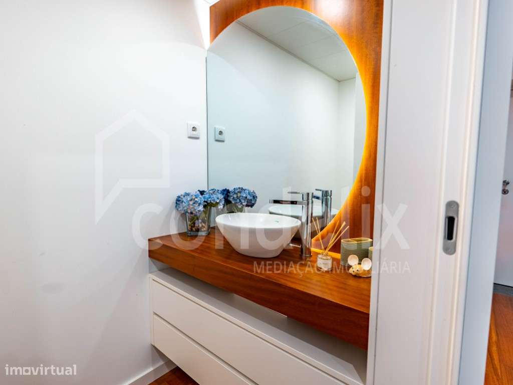 Moradia T3 com terraço, piscina e decoração de autor, Madalena-25