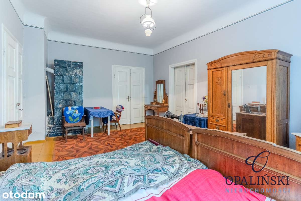 Niezwykły drewniany dom z amfiladą z XX wieku-13
