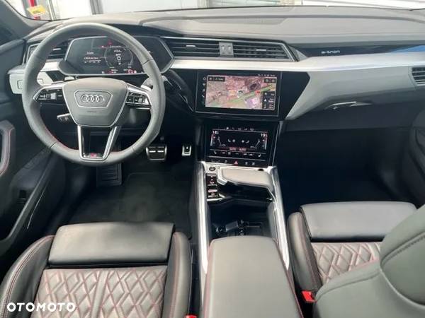 Audi Q8 e-tron 50 Quattro S Line - 11