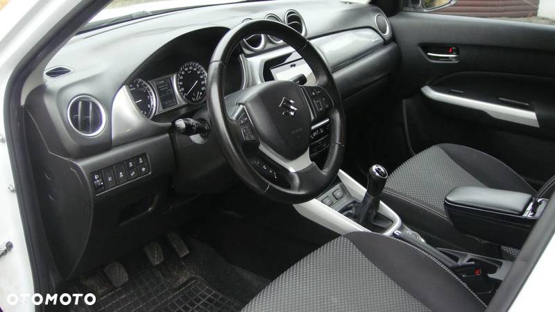 Suzuki Vitara 1.6 Comfort 4WD - 9