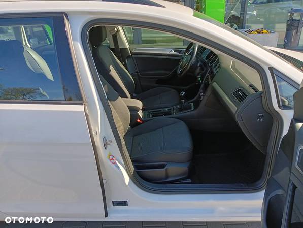 Volkswagen Golf VII 1.6 TDI BMT Trendline - 12