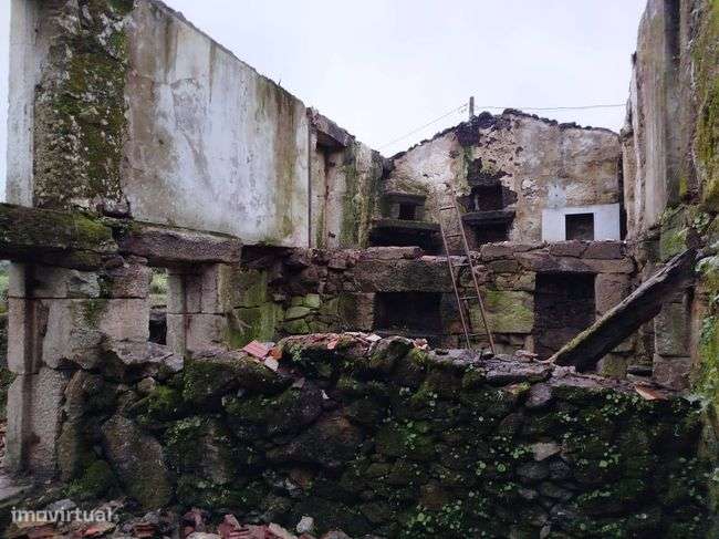 Ruína com Projeto Aprovado – Bobeiro - Grande imagem: 5/5