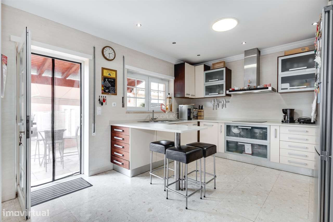 Moradia Premium T4 com Sótão, Ginásio, Garagem e Excelentes Áreas | Mo-14