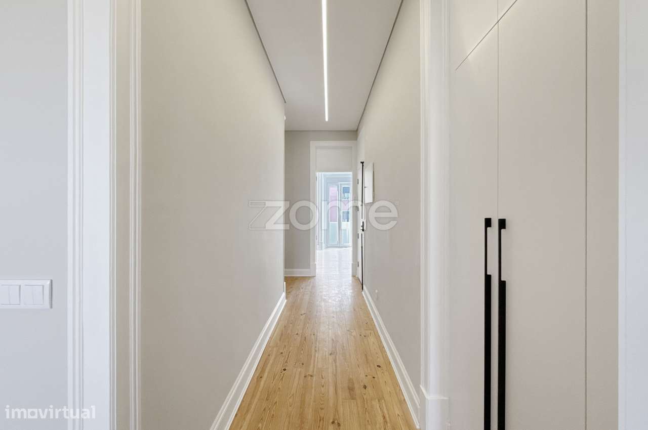Apartamento T3 remodelado na Avenida Almirante Reis - Lisboa-19