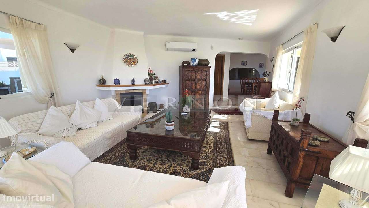 Algarve, para venda, moradia T5 primeira linha do mar com piscina aque-13