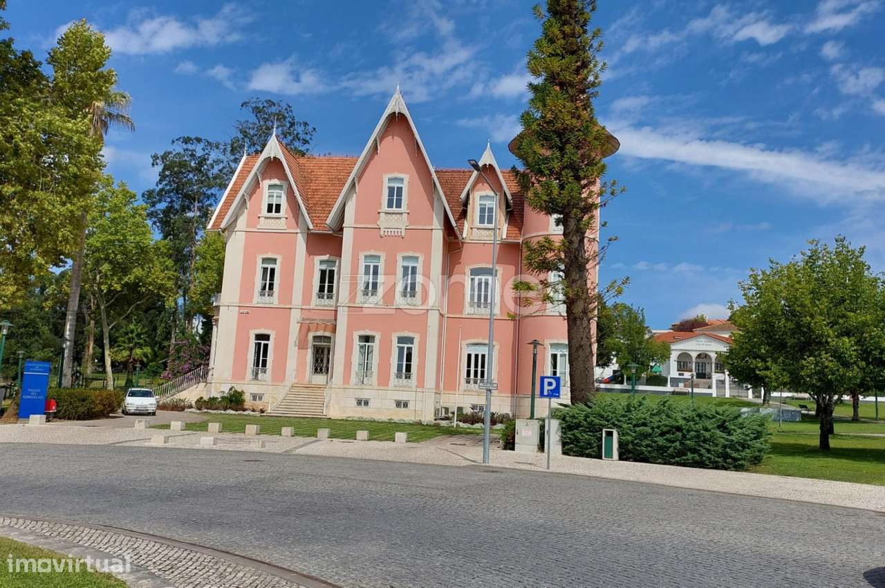 Baixa de Preço-Loja no Centro de Alcobaça para Investimento - Grande imagem: 3/22