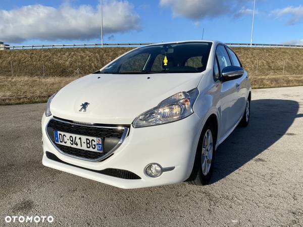 Peugeot 208 PureTech 82 Urban Move - 16