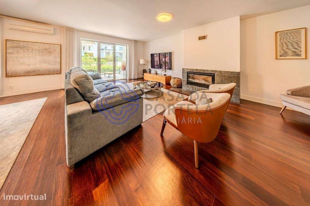Apartamento Duplex T5 de Luxo com Terraço, Piscina e Garagem – Estoril-7