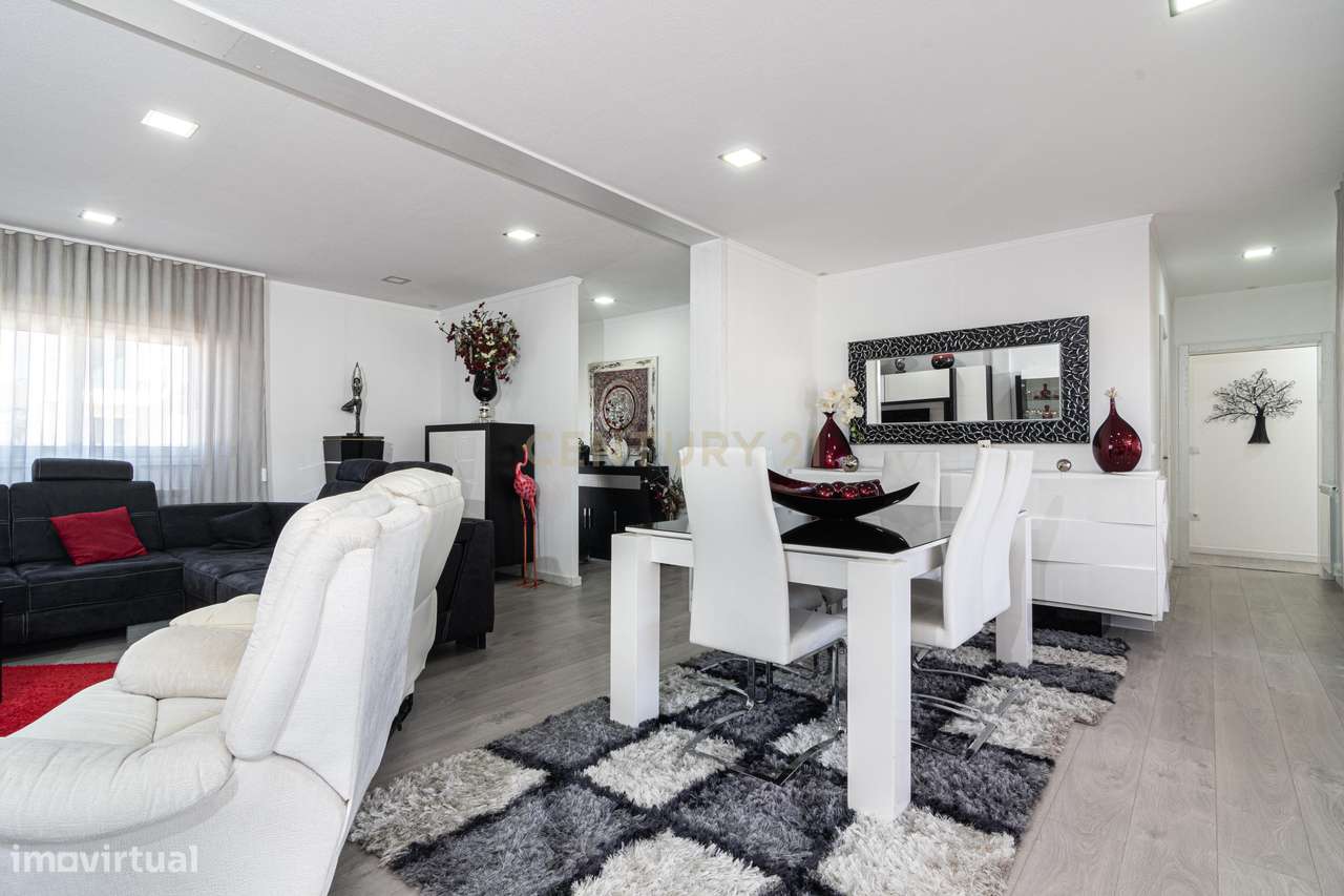 Moradia Independente com Piscina aquecida, Anexos e 3 BOXs (Riachos) - Grande imagem: 3/60