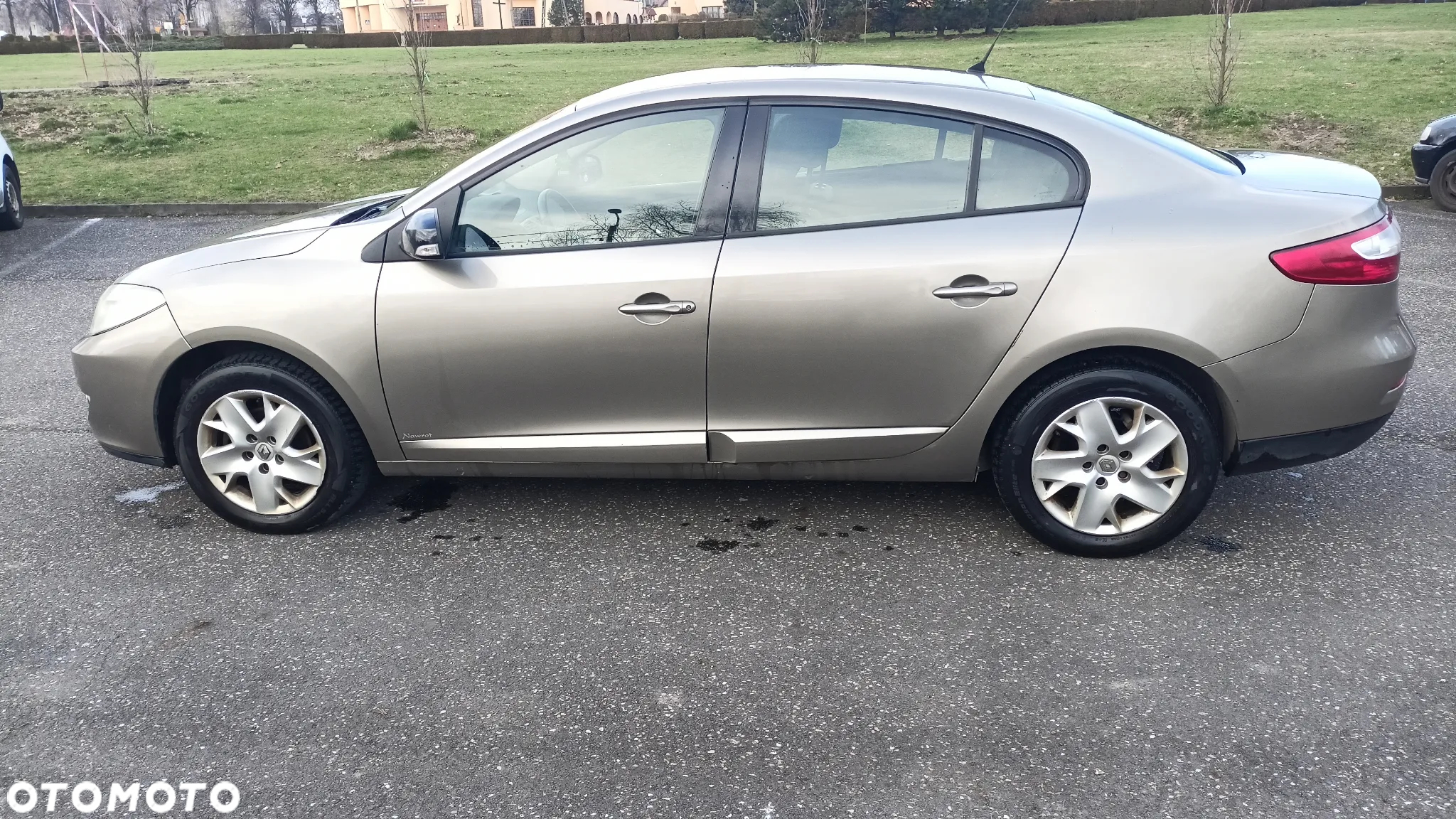 Renault Fluence 1.6 16V Color Edition - 4