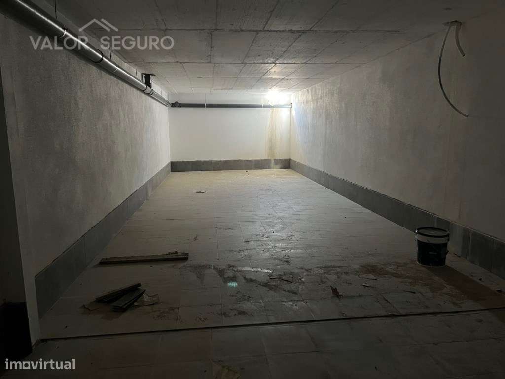 Apartamento T3 novo com garagem 2 viaturas no Sobralinho-36