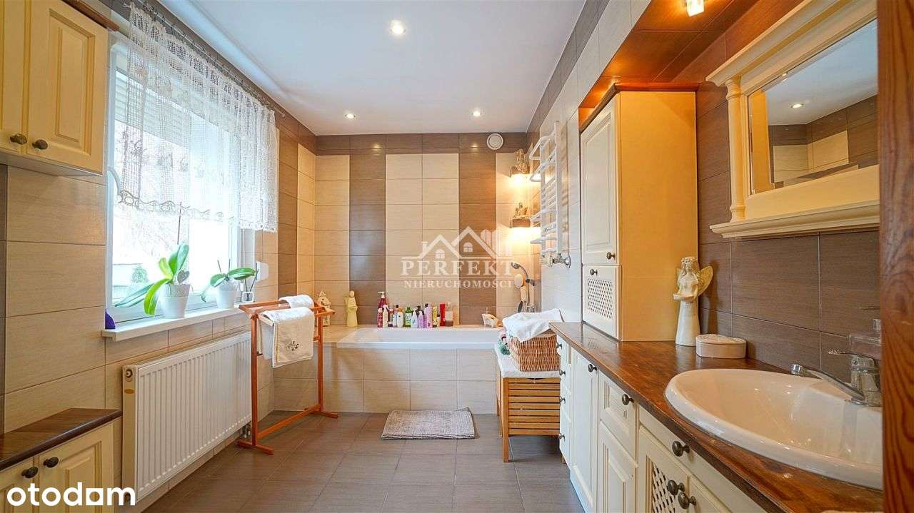 Dom mieszk. + 5 lokali mieszk.-usług. pod wynajem!-13