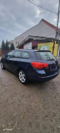 Opel Astra Sports Tourer 1.7 CDTI ECOTEC Cosmo - 4