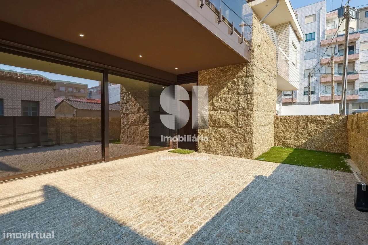 Moradia em Banda T3 - Grande imagem: 2/26