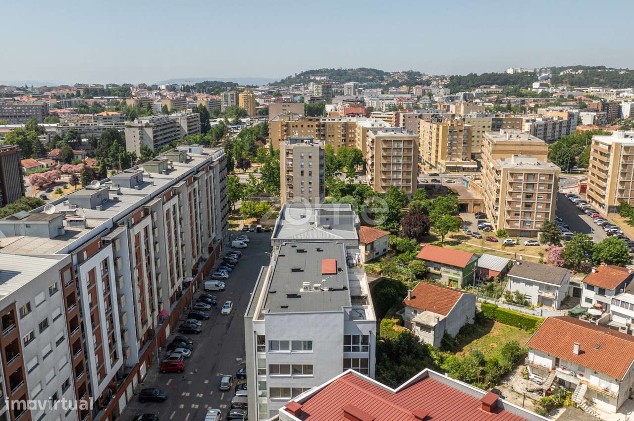Apartamento T3 com Suíte em São Vítor, Braga-24