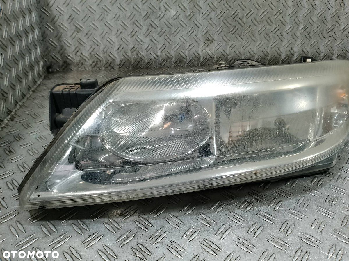 LAMPA LEWA PRZÓD RENAULT LAGUNA II 8200002845 - 9