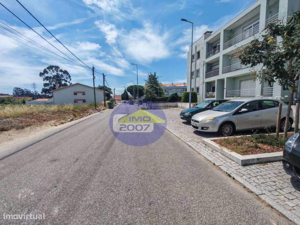 Apartamento T2 com terraço em Canelas-34