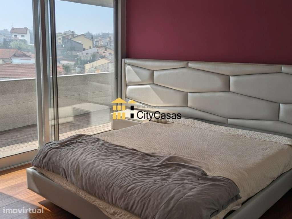 Apartamento T5 c/ Terraço e Garagem | Gondomar-9
