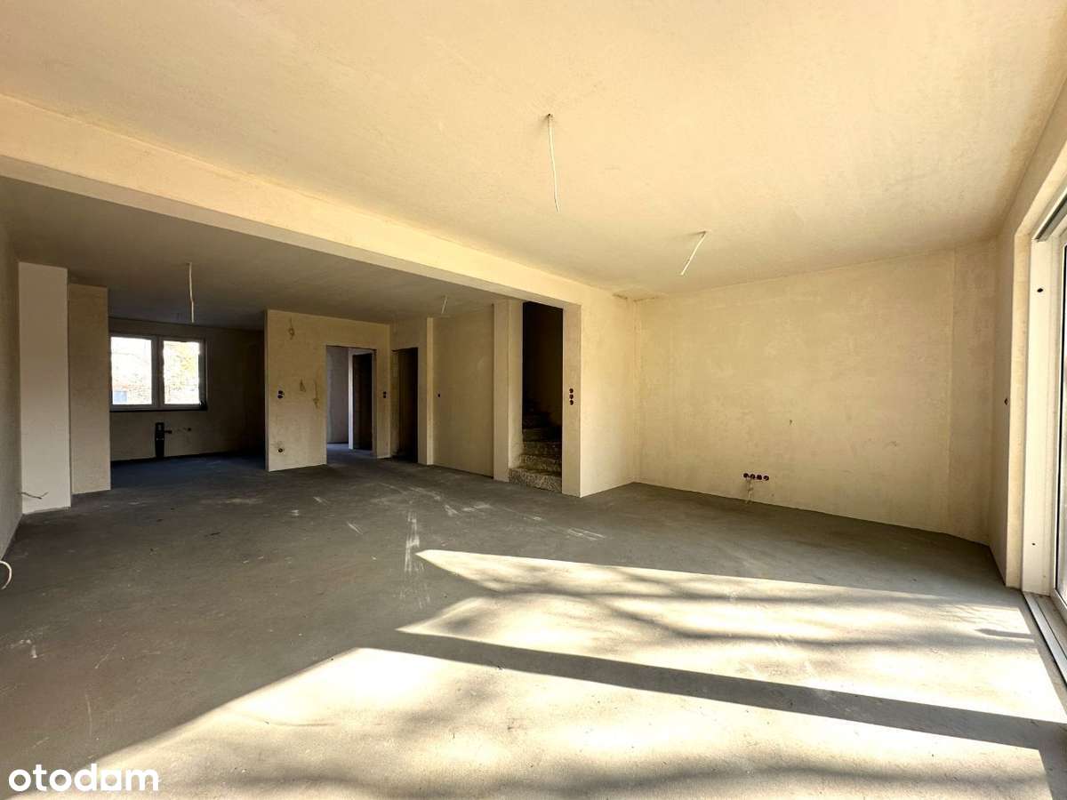 Segment | 5 pokoi | 2 Garderoby | 3 Łazienki | Ostatni lokal |-8