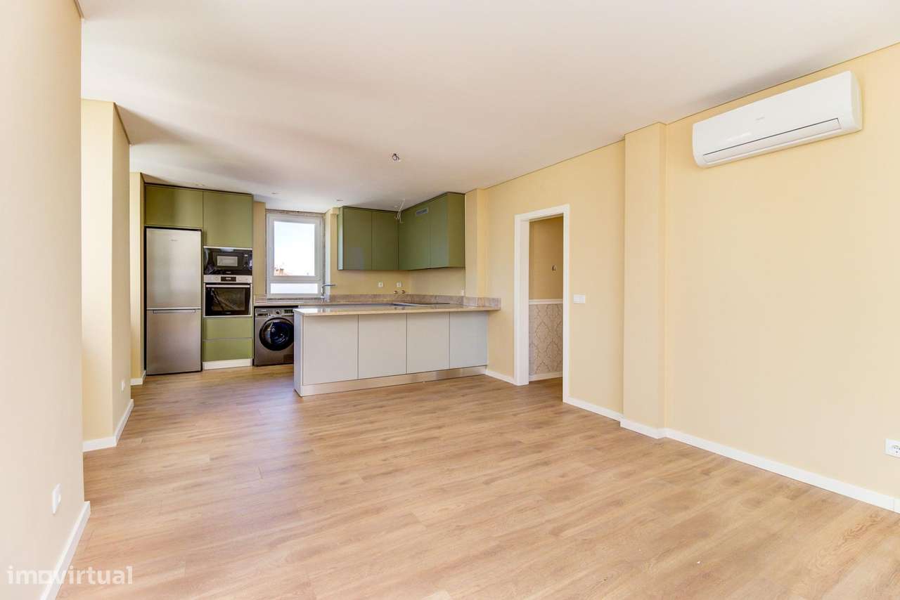 Apartamento T2 Duplex com 140m2, no Prédio Villa Donella em Massamá - Grande imagem: 5/23