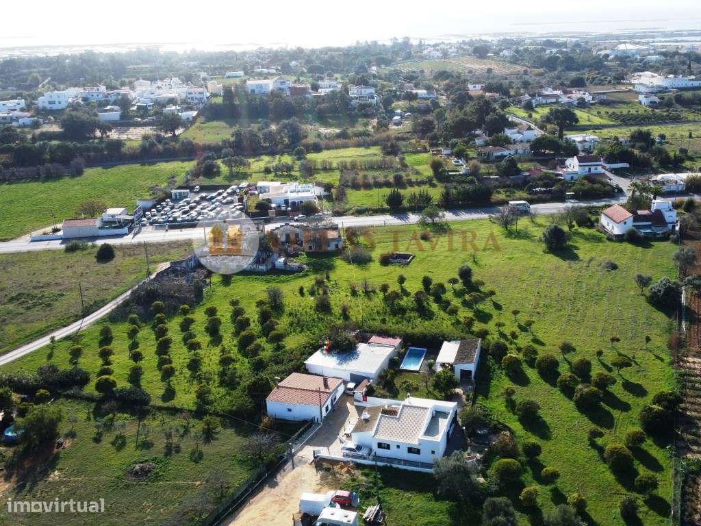 Propriedade - 4 artigos urbanos e um rústico. - Grande imagem: 2/49