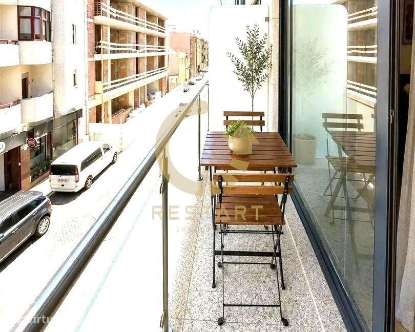 Apartamento T0 com Varanda e Garagem – Leça da Palmeira-5