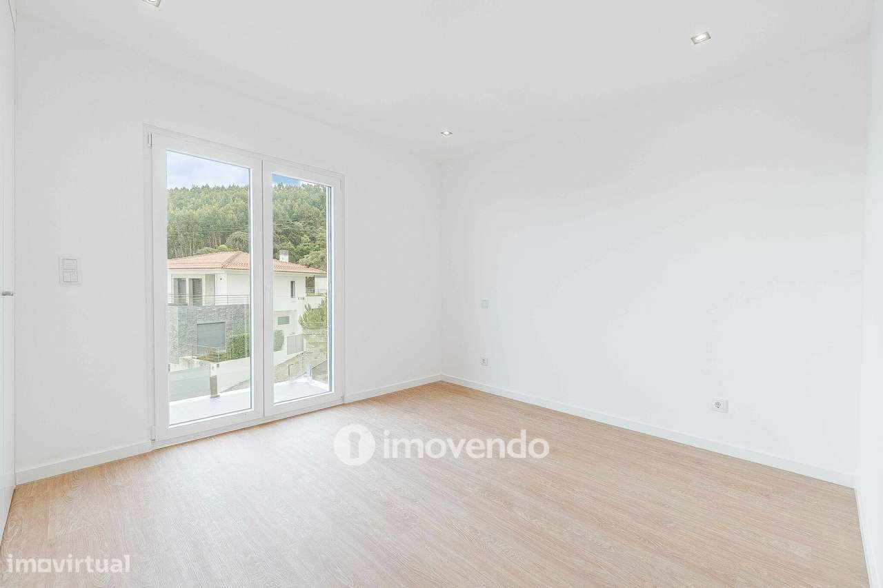 Apartamento T3 Duplex novo, com terraço e garagem, em Loures-19