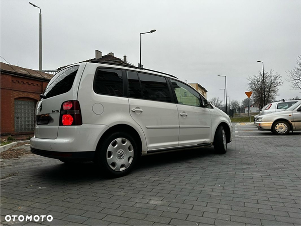 Volkswagen Touran 2.0 TDI DPF DSG Trendline - 10