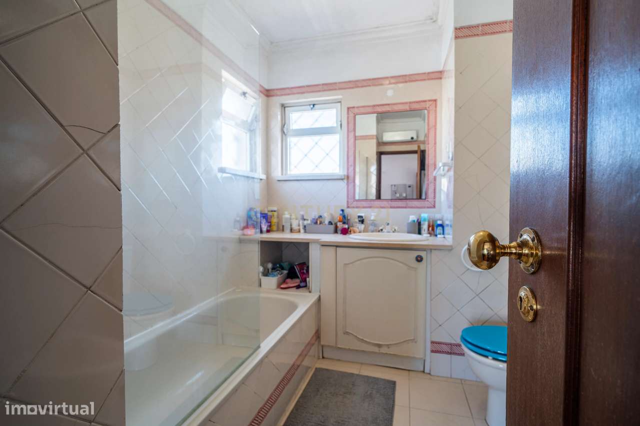 Espetacular Moradia em Cascais com Jardim e Piscina-18