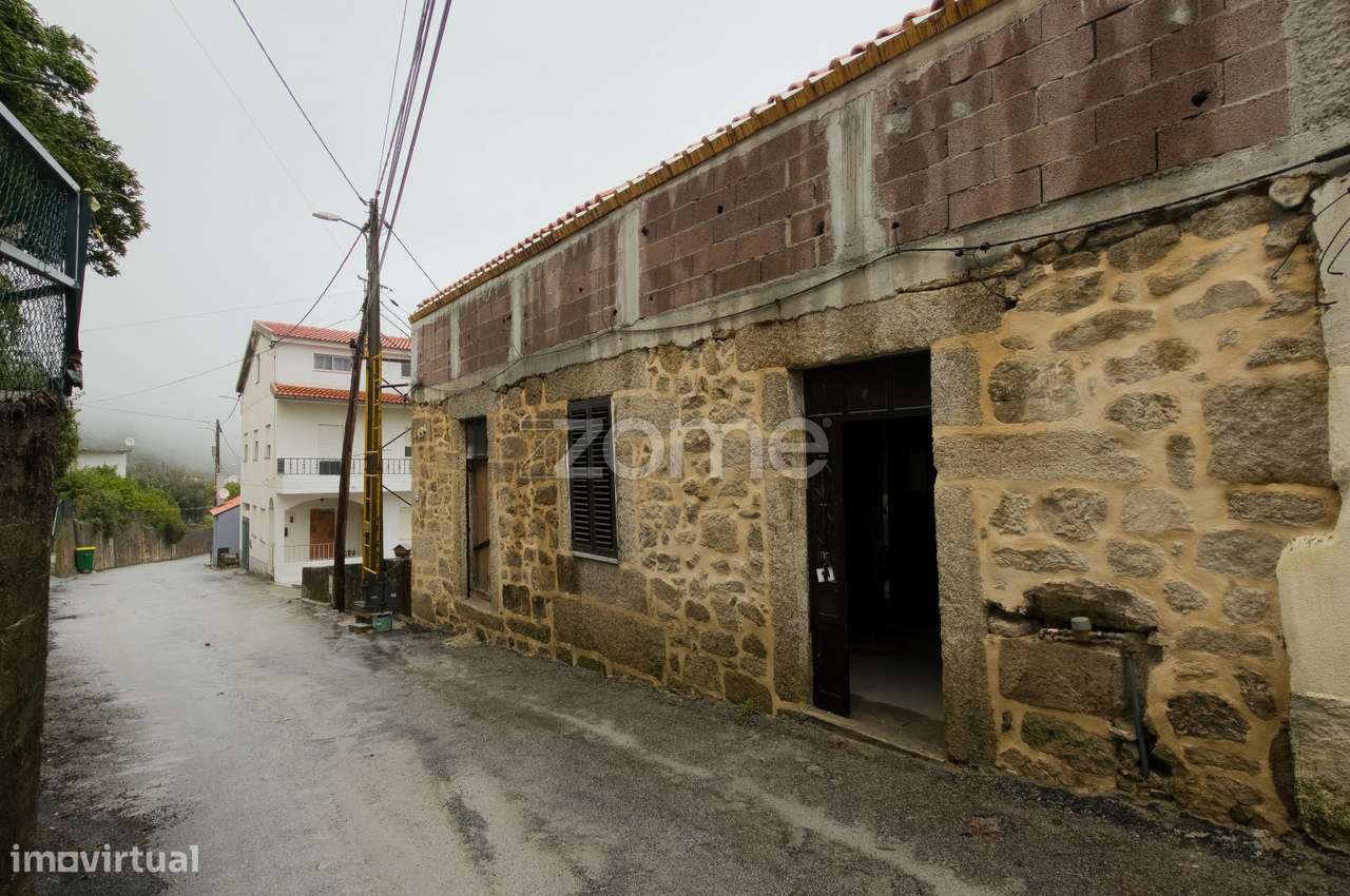 Moradia T5 em fase final de construção em Fornos de Algodres - Grande imagem: 2/18