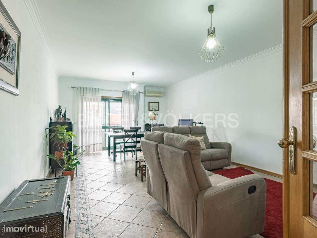 T3 com suite, estacionamento e arrecadação no centro do Barreiro - Grande imagem: 3/30