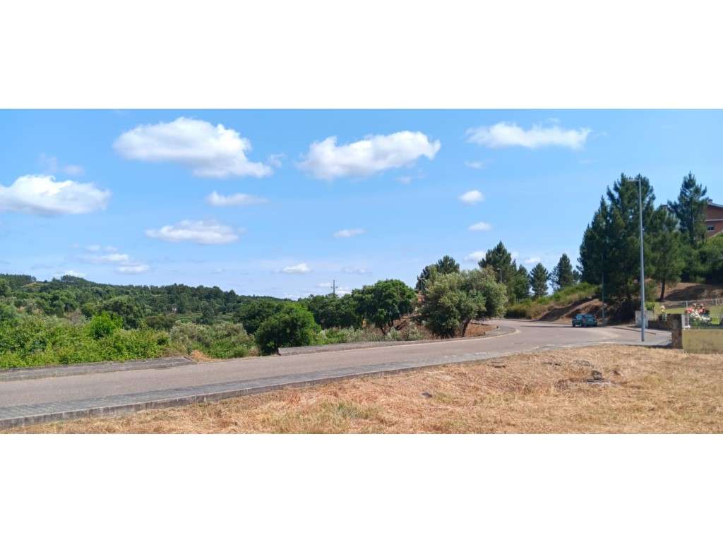 Lote de terreno urbano, destinado à construção de Moradia com uma á...-13