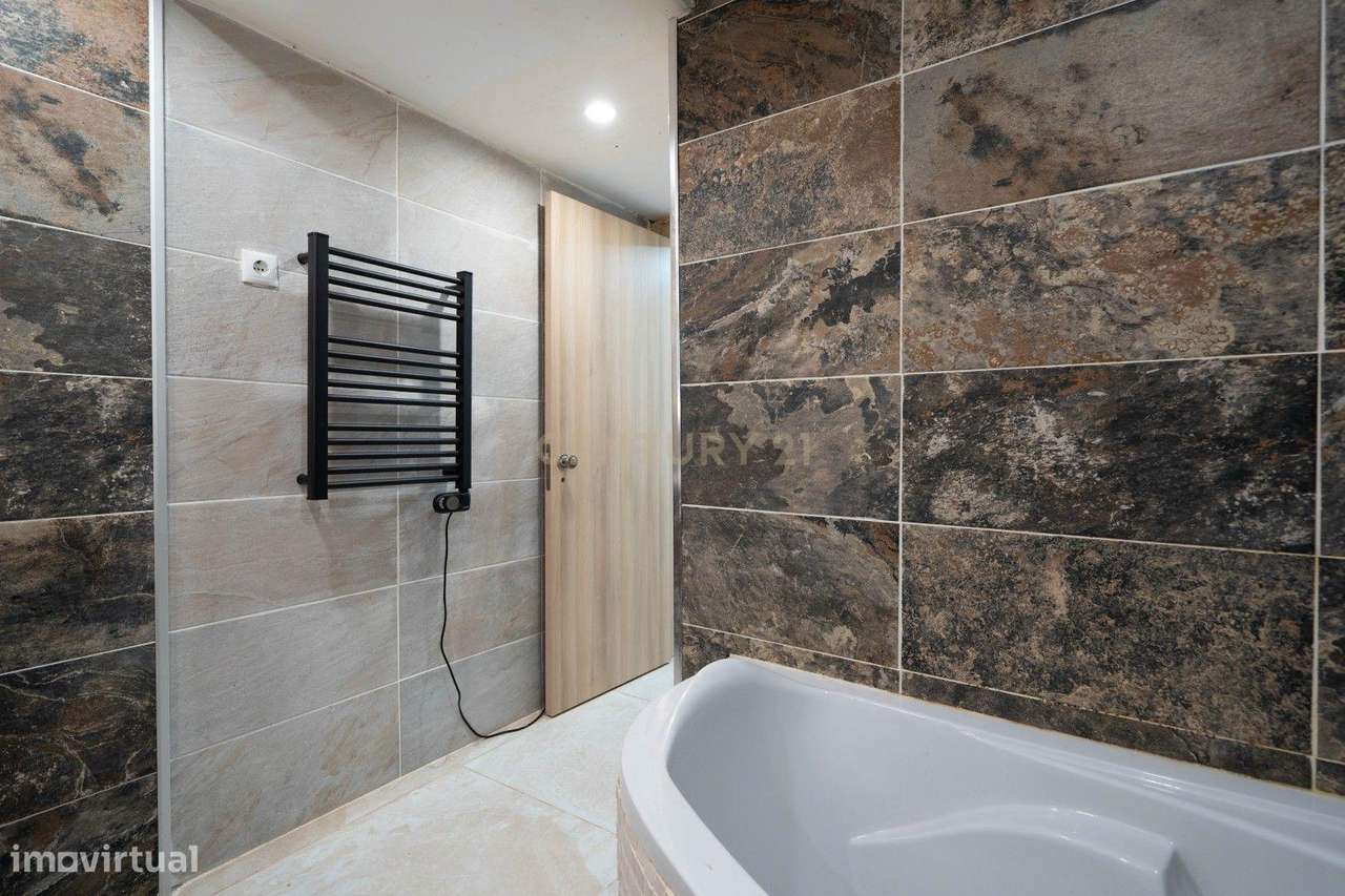 Casa Moderna em Lousã com 3 Quartos e 3 Casas de Banho - Grande imagem: 5/45