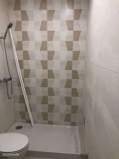 Apartamento T2 completamente remodelado ao pé da estação de comboios - Grande imagem: 3/11