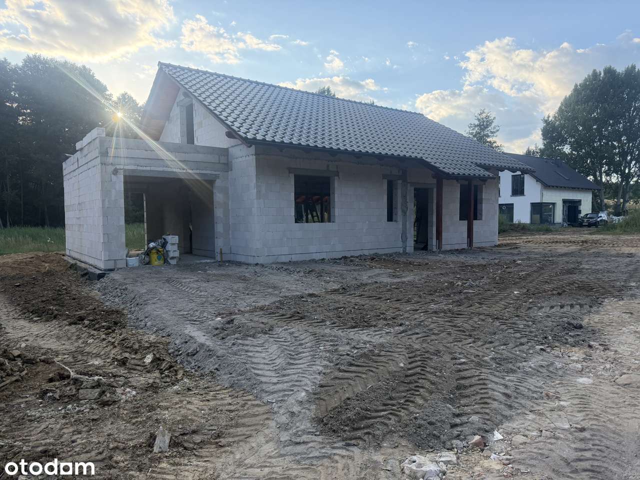 Dom wolnostojący z garażem w Ochli 585000 PLN - cena do negocjacji