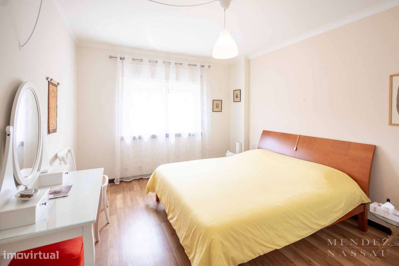 Private Estate - Multi Family - Estoril Villa-10