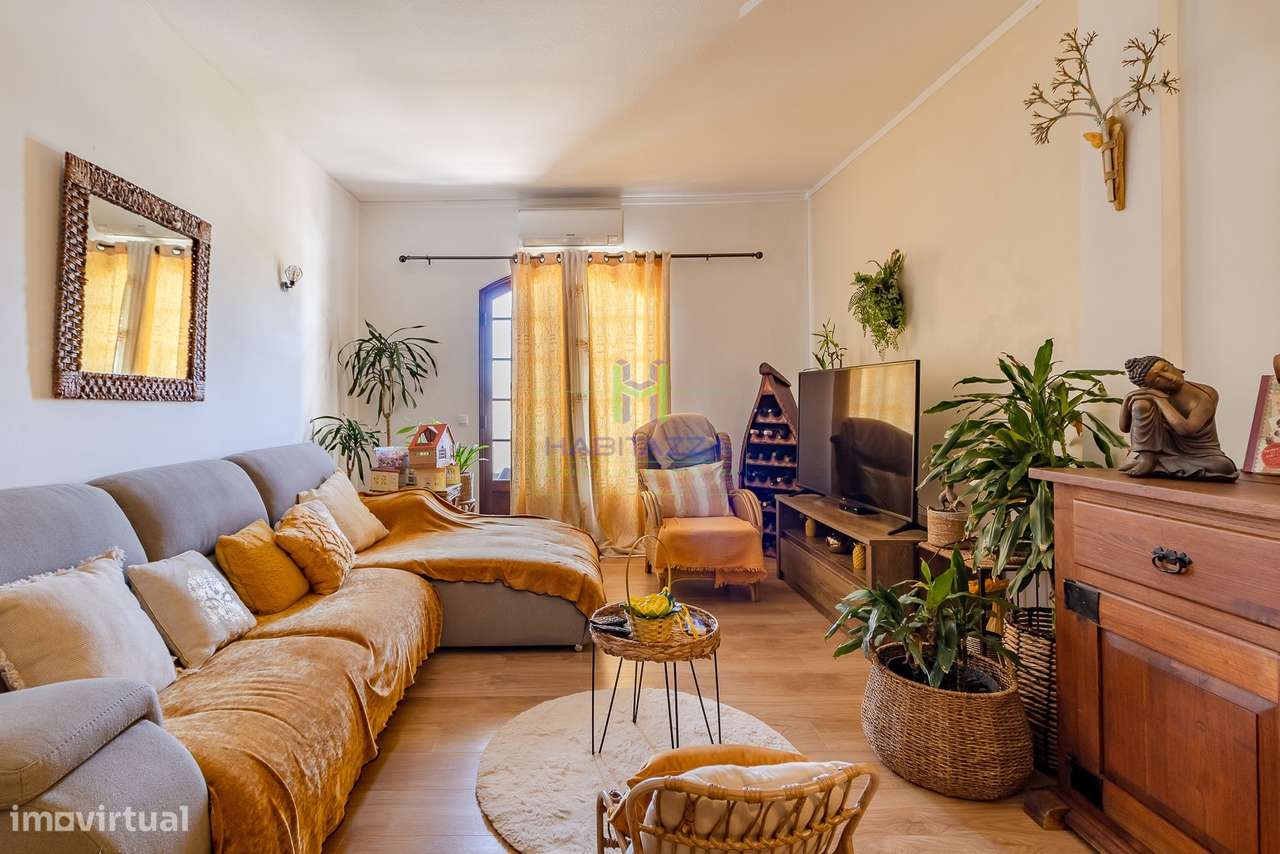 Apartamento T2 com Terraço, virado a sul, numa zona sossegada de Lagos - Grande imagem: 2/22